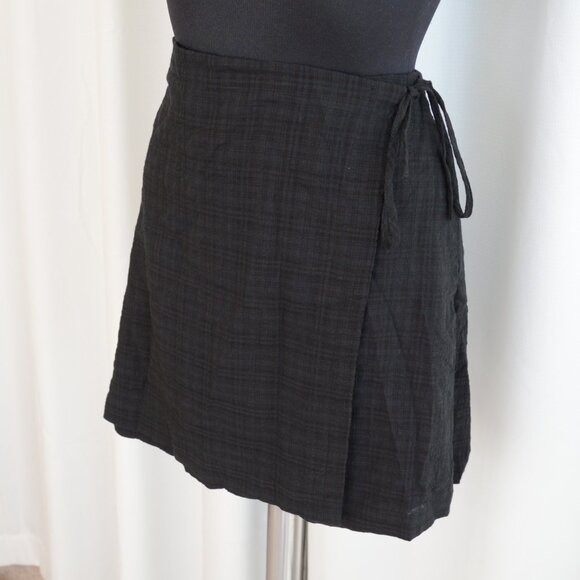 NWT Frank and Oak Seersucker Black Plaid Mini Wrap Skirt Sz L - Picture 5 of 8